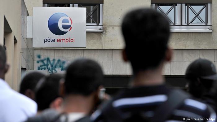 French jobless rate declines for third month